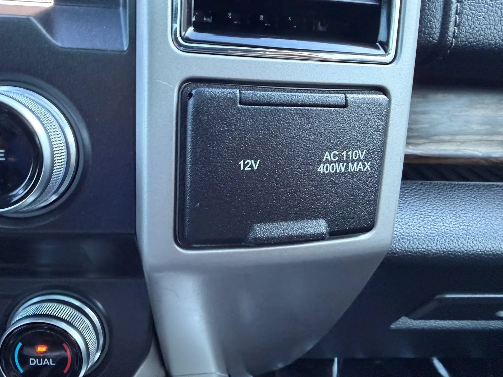 Used 2018 Ford F150 Lariat w/ Equipment Group 502A Luxury AWD/4WD image 29