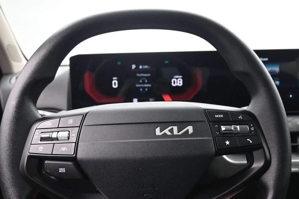 Used 2025 Kia K4 FWD image 12