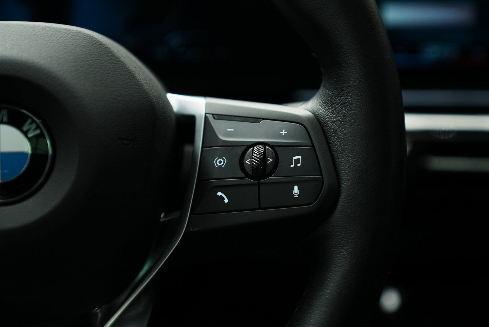 Used 2025 BMW X2 xDrive28i w/ Convenience Package image 35