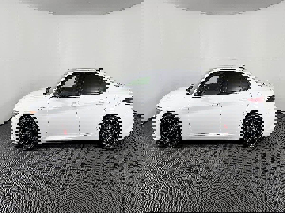 Used 2022 Alfa Romeo Giulia Veloce image 12