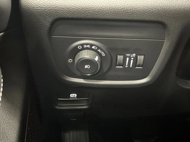 New 2025 Jeep Grand Cherokee L Limited w/ Luxury Tech Group II image 25