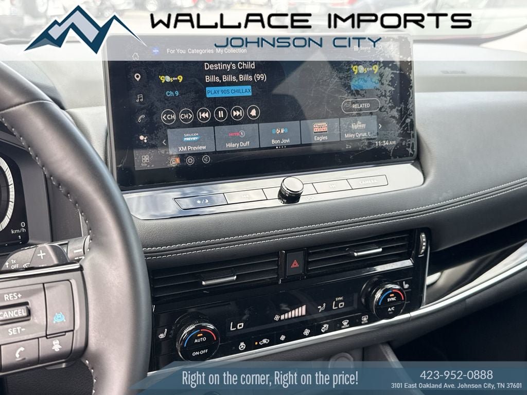 Used 2025 Nissan Rogue SL AWD/4WD image 21
