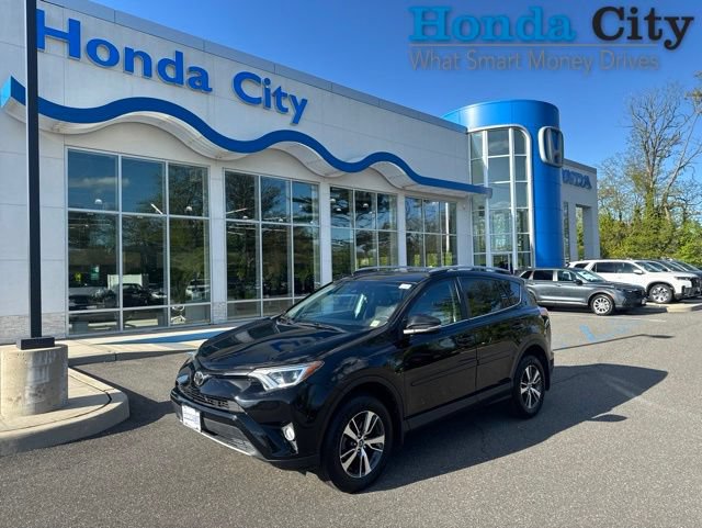 Used 2018 Toyota RAV4 XLE w/ Plus Extra Value Package AWD/4WD image 1
