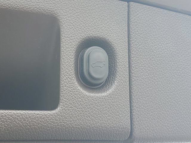 Certified 2016 GMC Yukon Denali RWD image 8