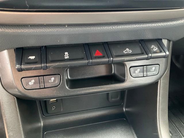 Used 2018 Chevrolet Colorado Z71 AWD/4WD image 17