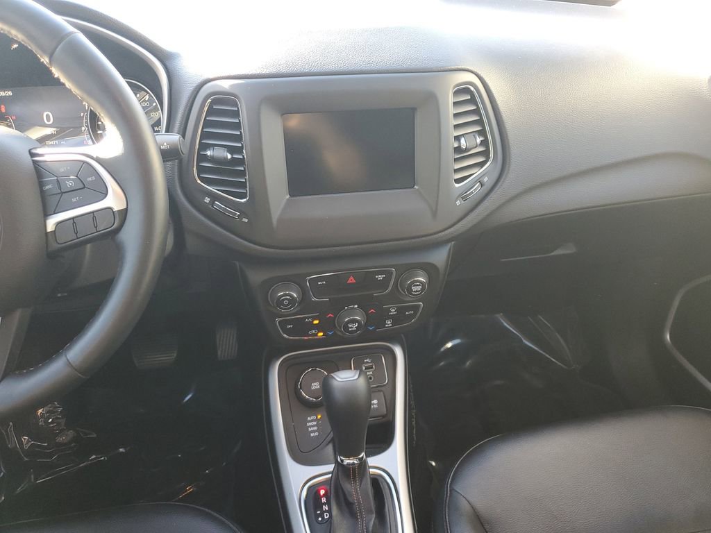 Used 2018 Jeep Compass Latitude w/ Popular Equipment Group image 17