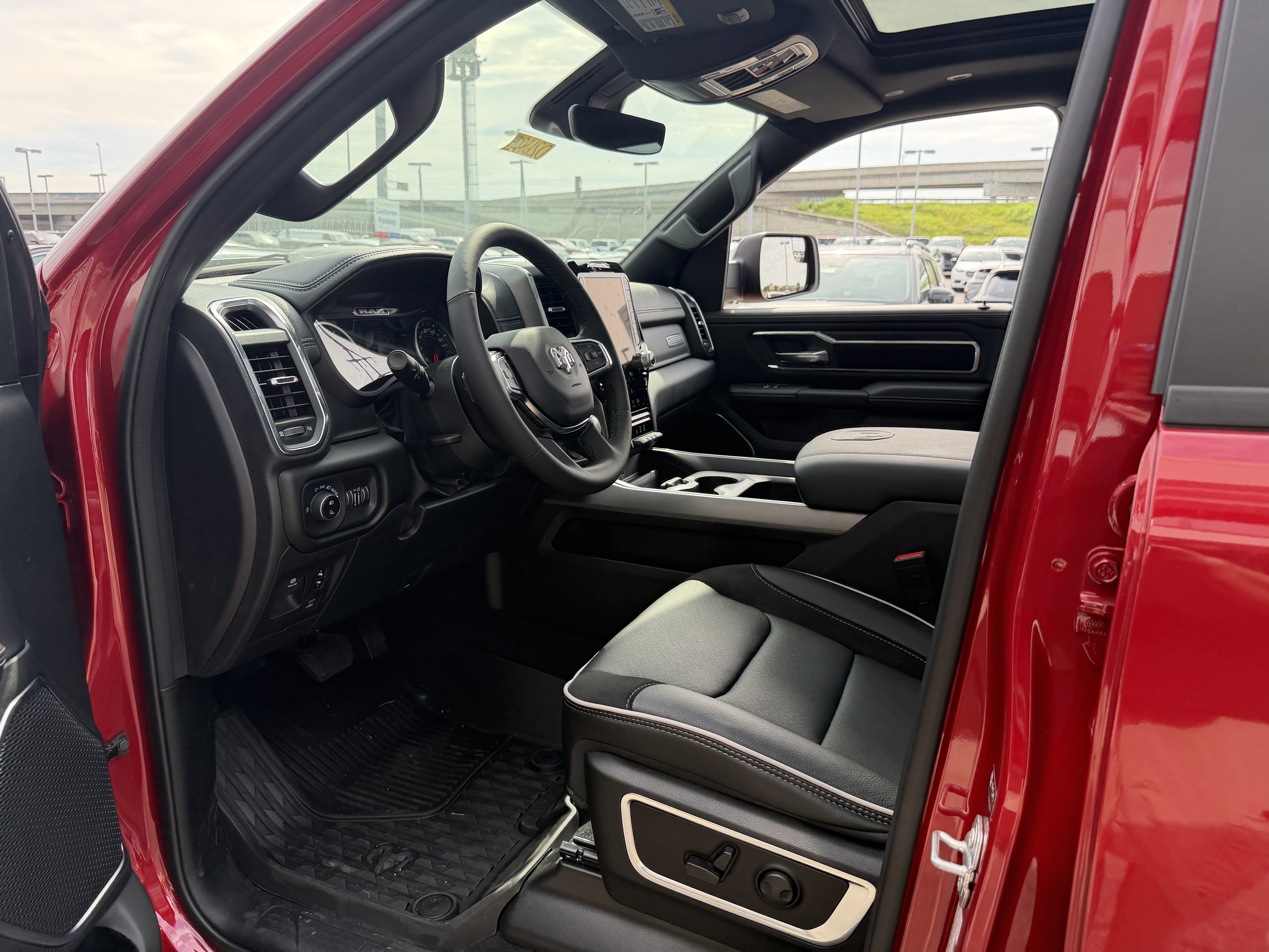 New 2026 RAM 1500 Laramie w/ Sport Appearance Package AWD/4WD image 33