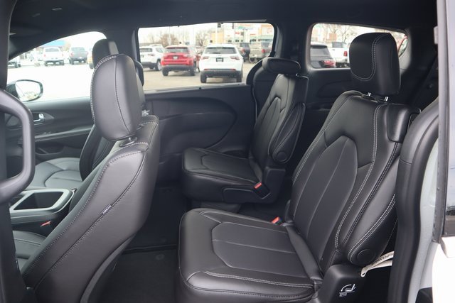 New 2026 Chrysler Voyager LX image 16
