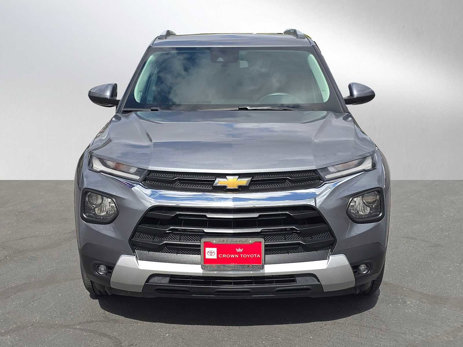 Used 2022 Chevrolet TrailBlazer LT w/ LPO, Blackout Package FWD image 8