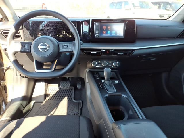 Certified 2025 Nissan Kicks S image 6