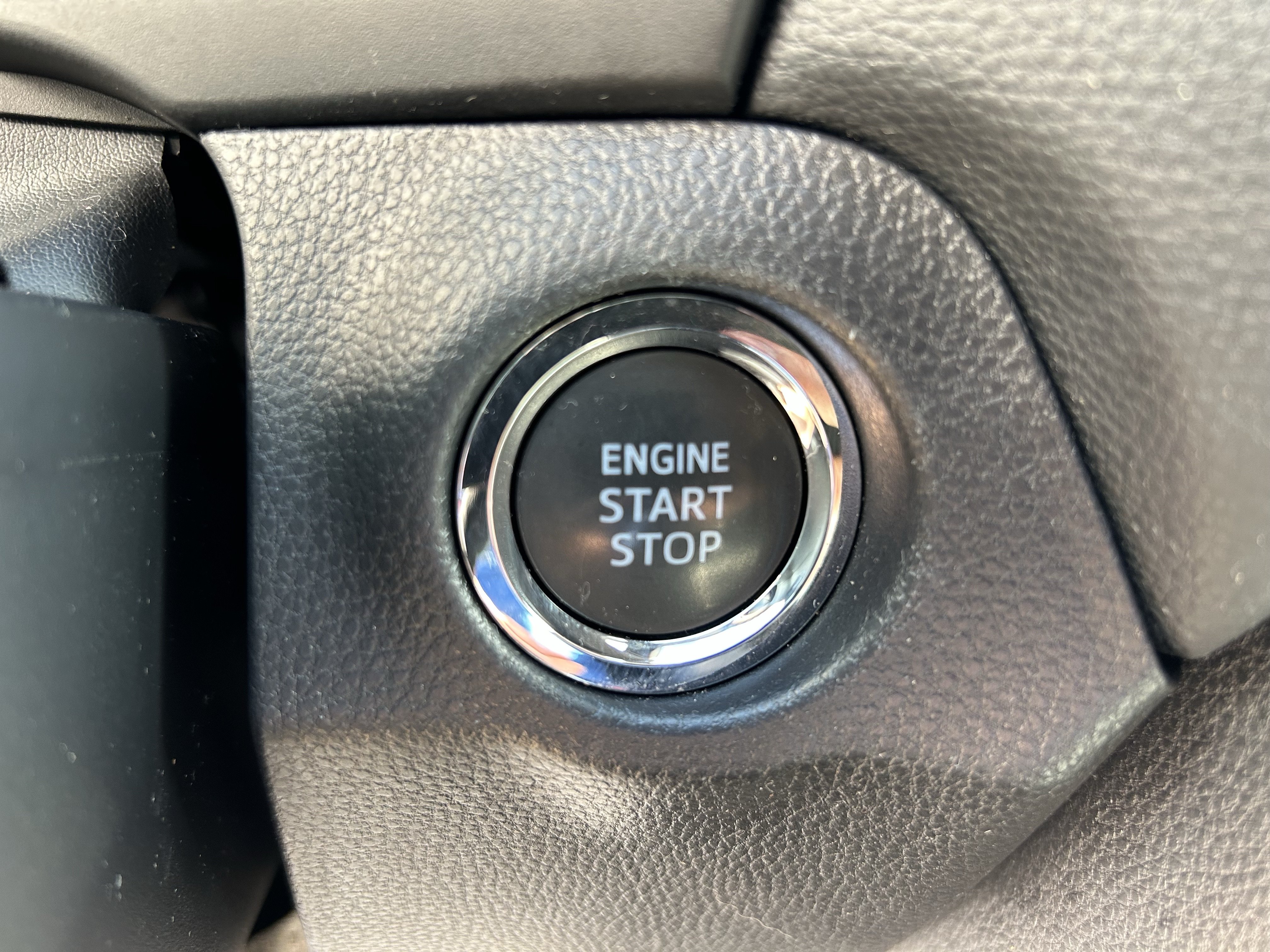 Certified 2025 Toyota RAV4 XLE FWD image 27