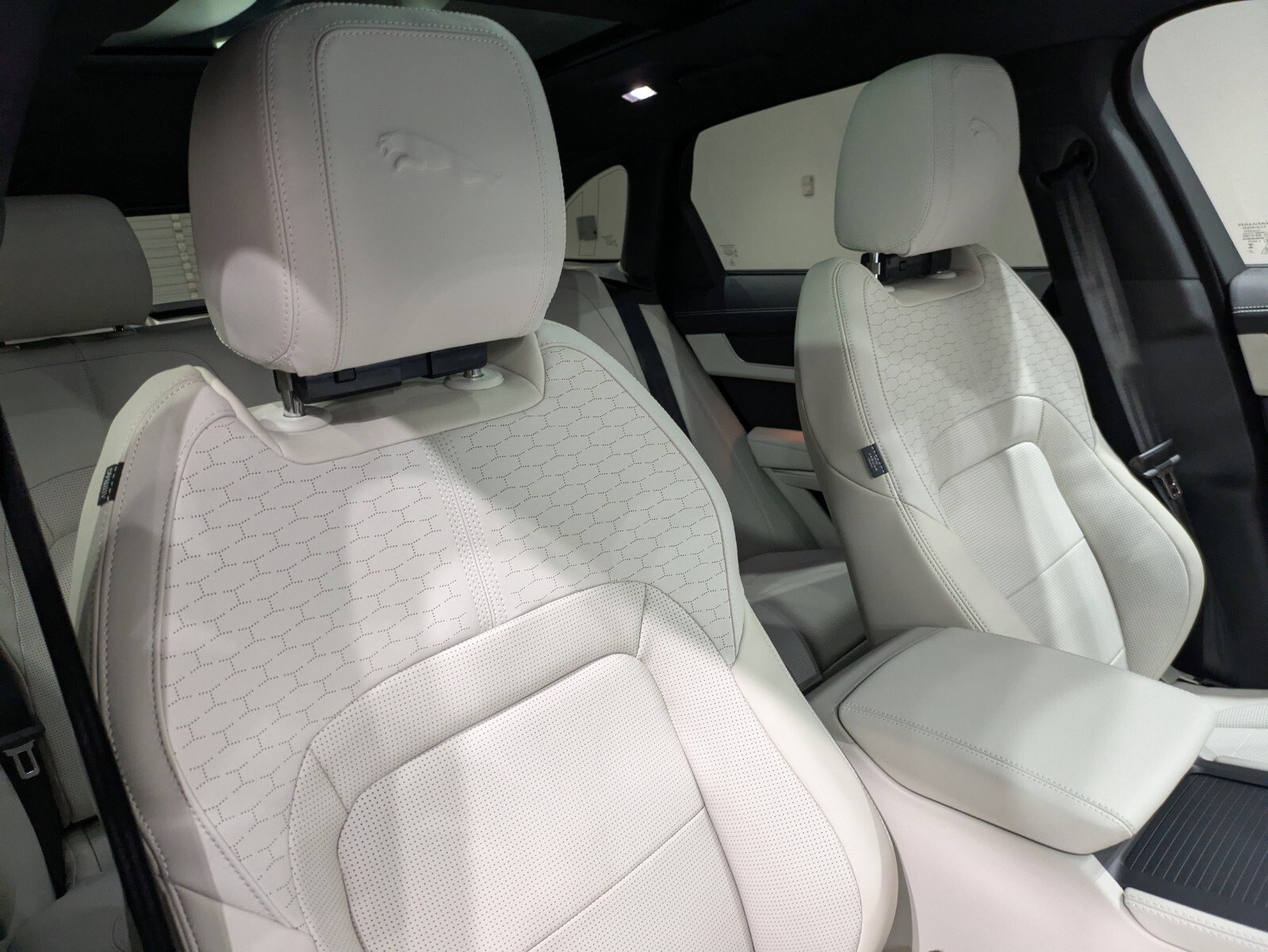 New 2026 Jaguar F-PACE R-Dynamic S image 28