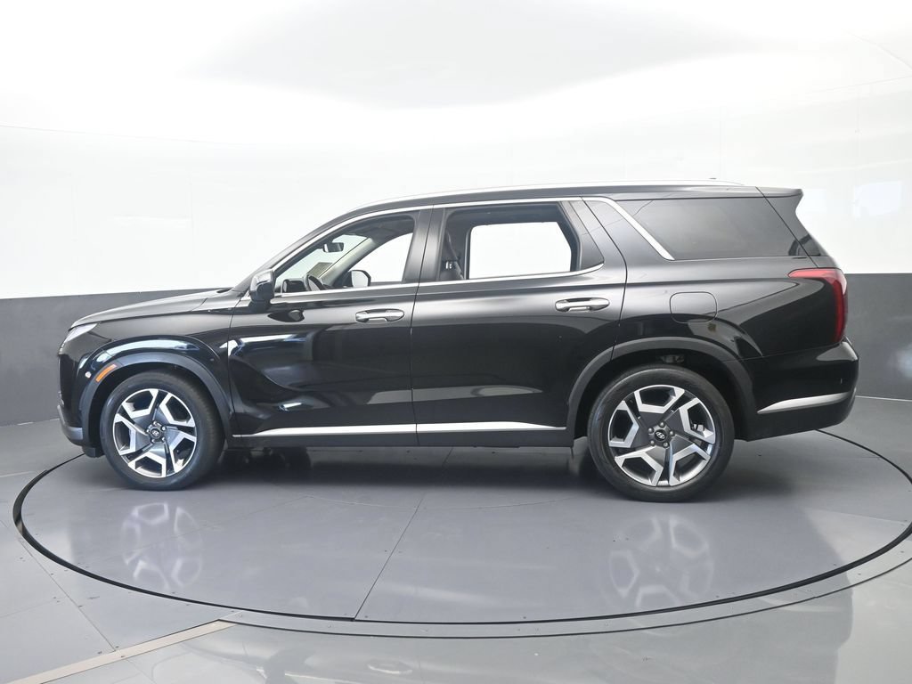 Used 2024 Hyundai Palisade SEL w/ Premium Package FWD image 3