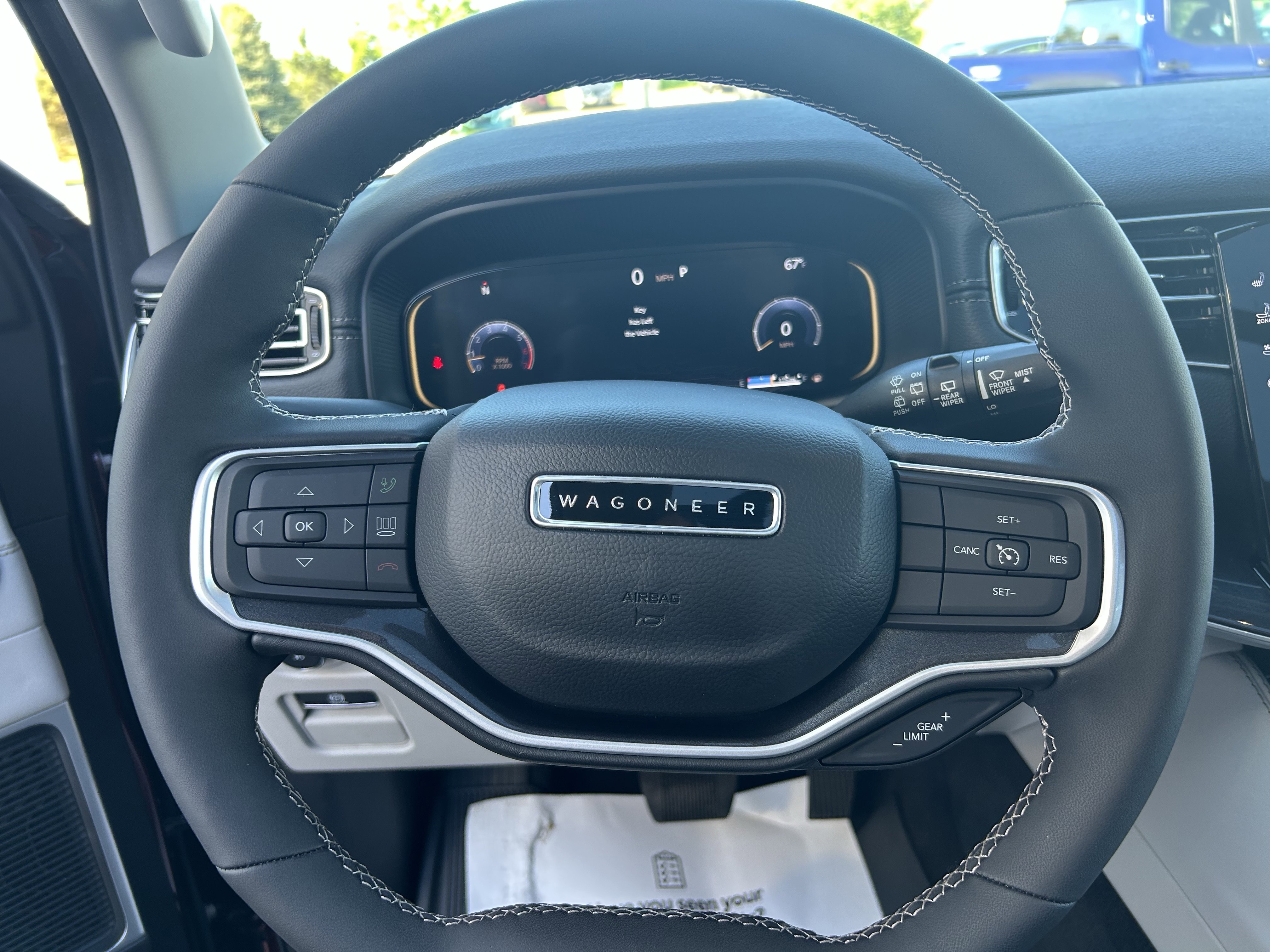 Used 2024 Jeep Wagoneer 4WD w/ Premium Group I image 24