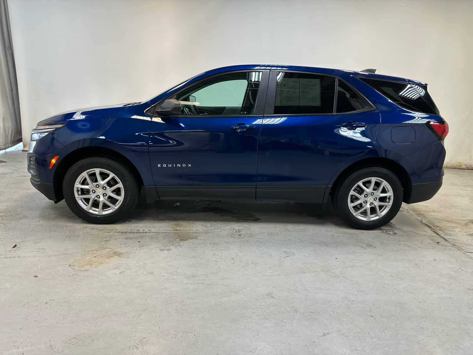 Used 2022 Chevrolet Equinox LS w/ LS Convenience Package image 8