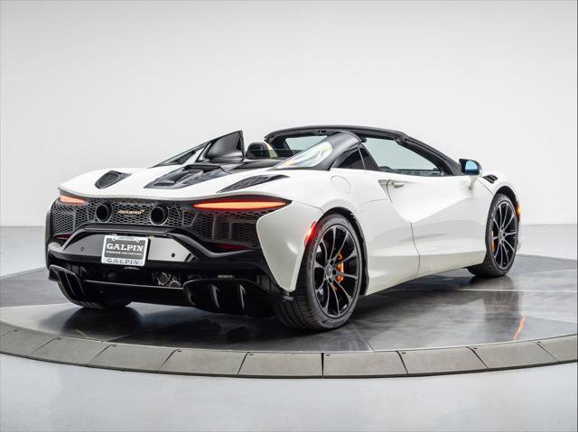 Used 2025 McLaren Artura image 5