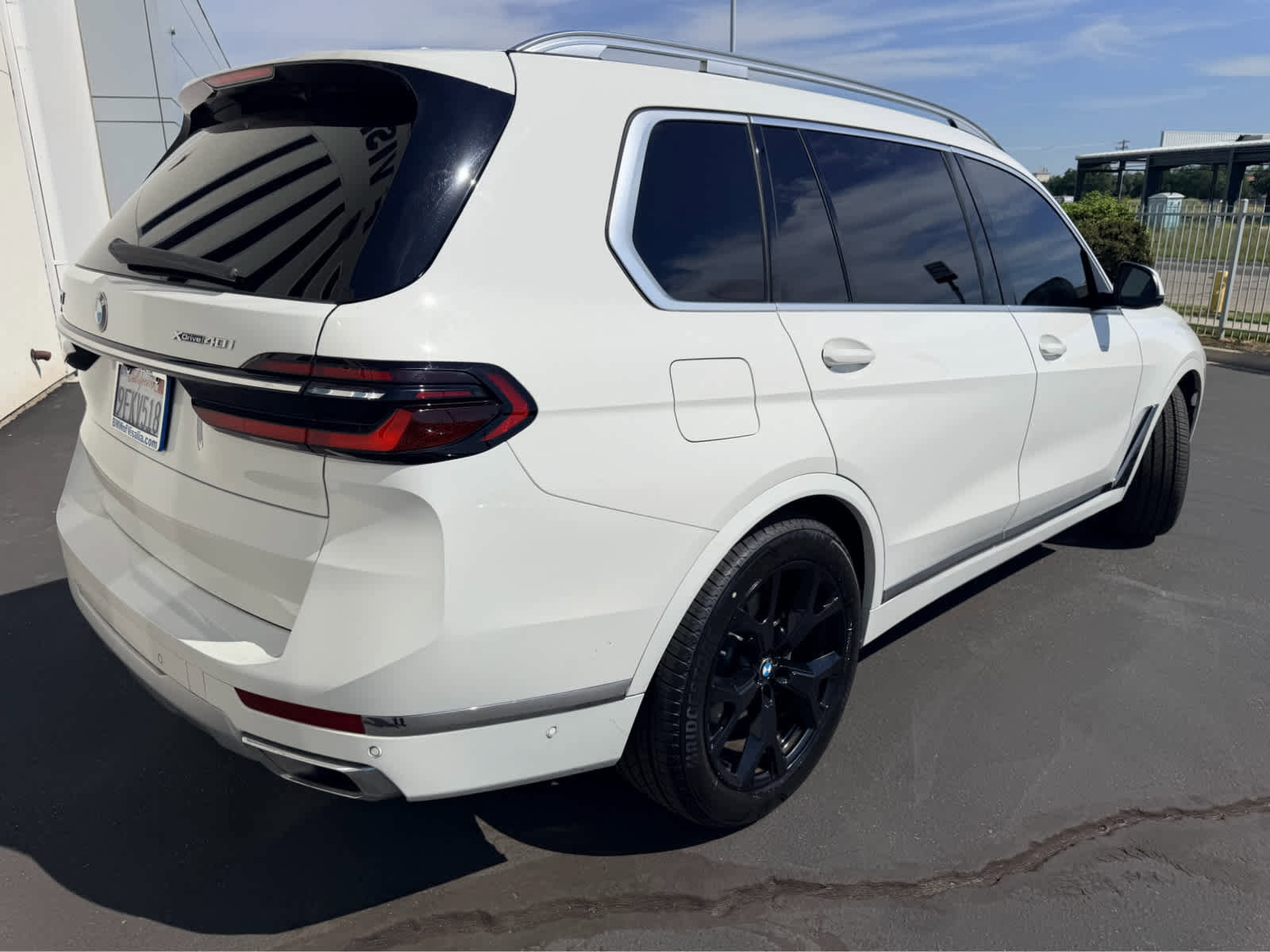 Used 2023 BMW X7 xDrive40i w/ Parking Assistance Package image 6