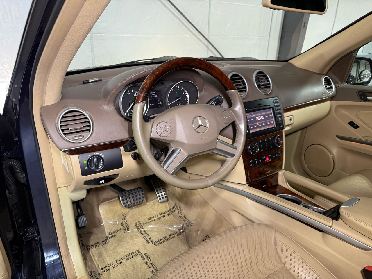 Used 2010 Mercedes-Benz GL 550 4MATIC image 10