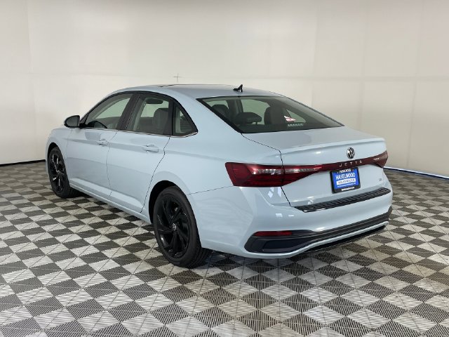 New 2027 Volkswagen Jetta SE FWD image 12