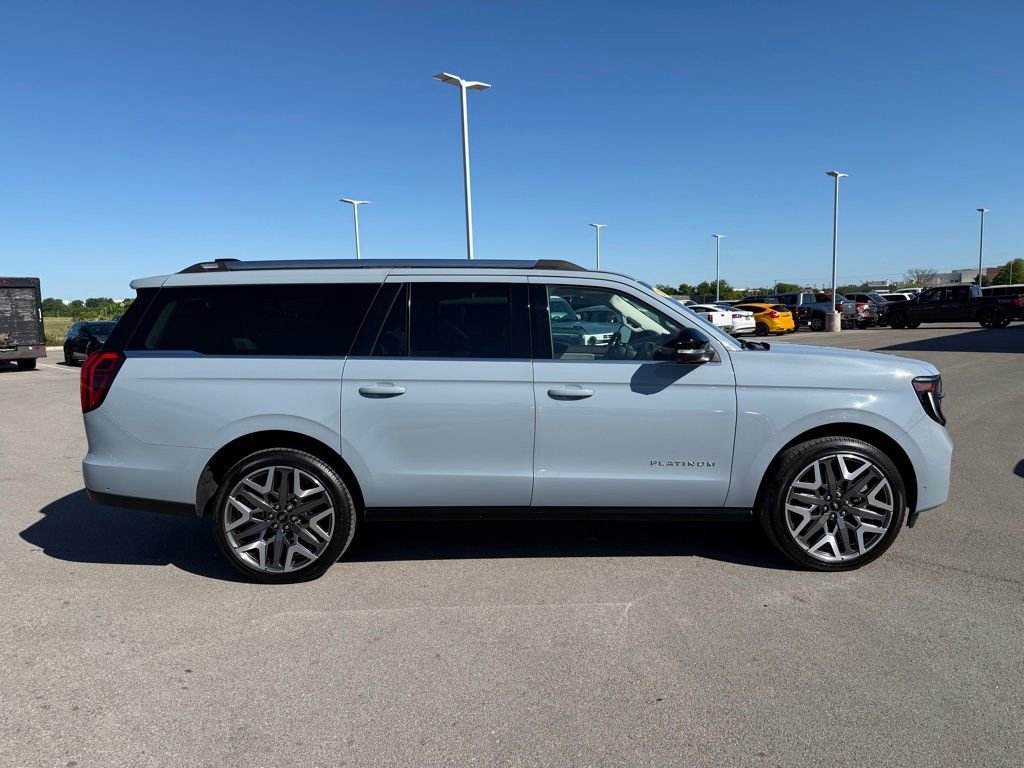Used 2025 Ford Expedition Max Platinum w/ Platinum Ultimate Package AWD/4WD image 33