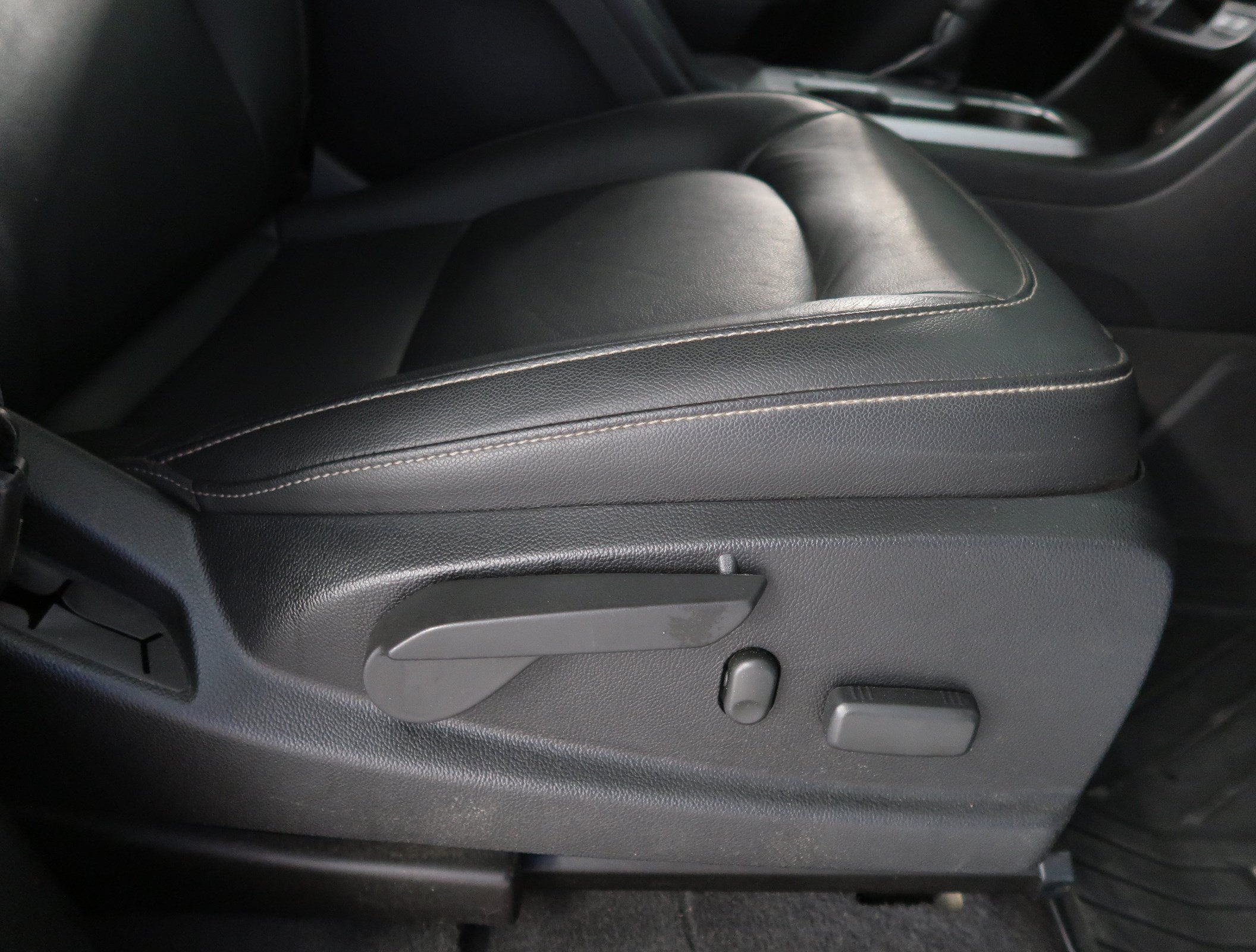 Used 2019 Chevrolet Colorado LT w/ Luxury Package, Chrome AWD/4WD image 38