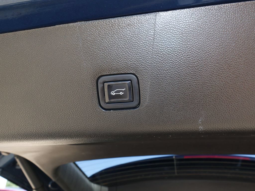 Used 2022 Chevrolet Traverse LT AWD/4WD image 6