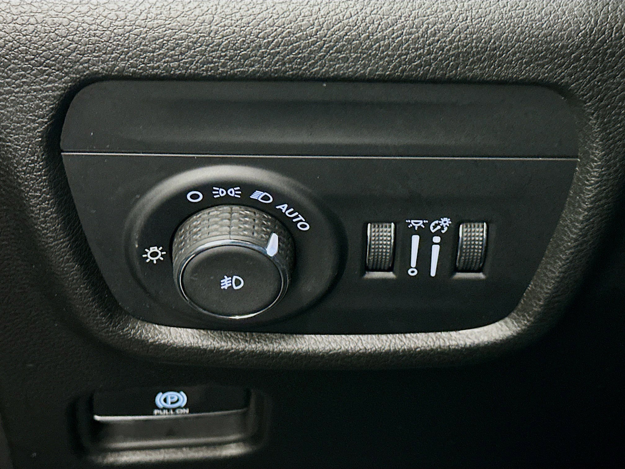Used 2023 Jeep Grand Cherokee L Limited AWD/4WD image 17