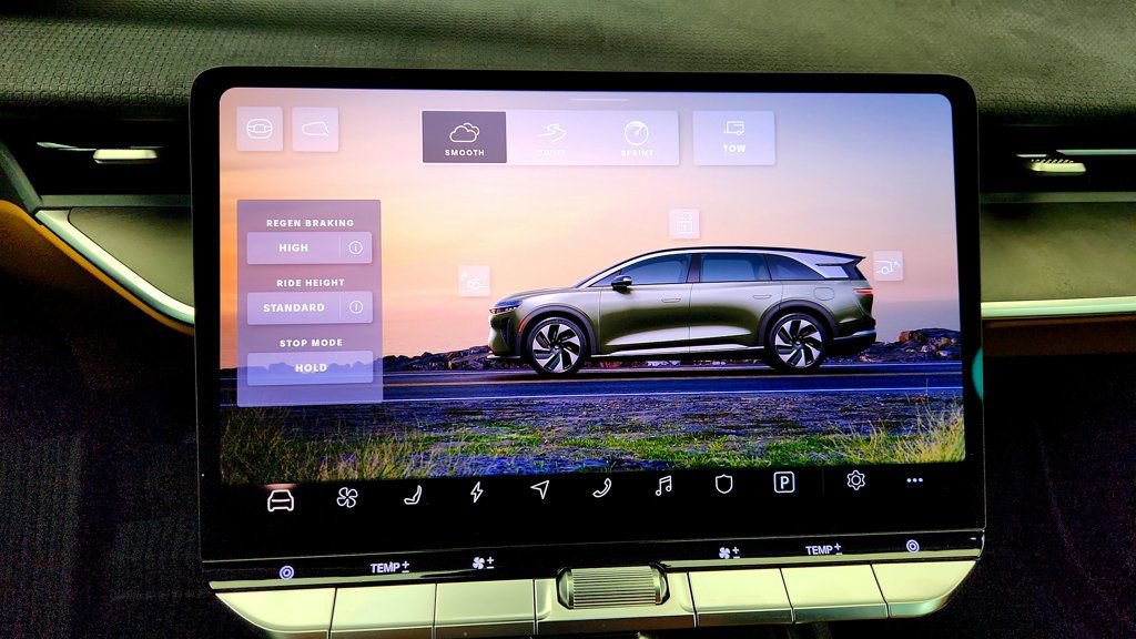 Used 2026 Lucid Gravity Grand Touring image 22