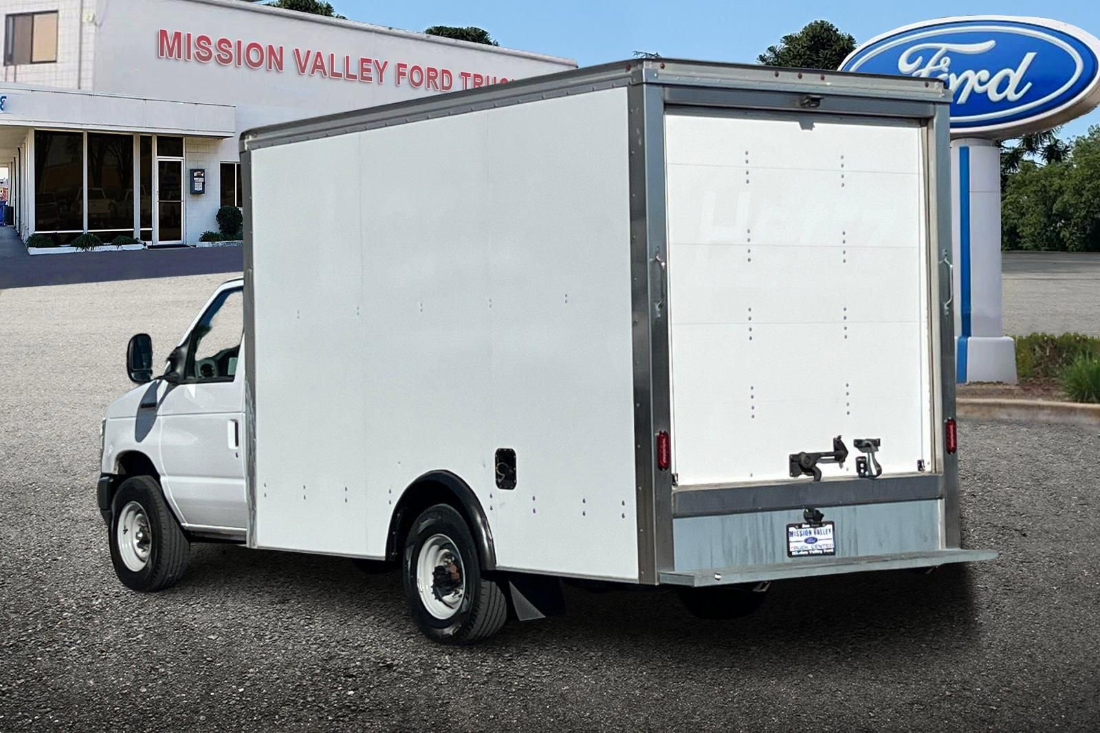 Used 2023 Ford E-350 and Econoline 350 Super Duty w/ Driver's Safety Package image 6