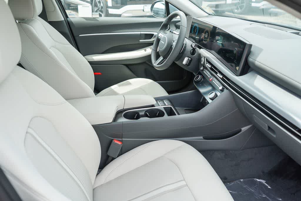 New 2026 Hyundai Sonata SEL FWD image 16