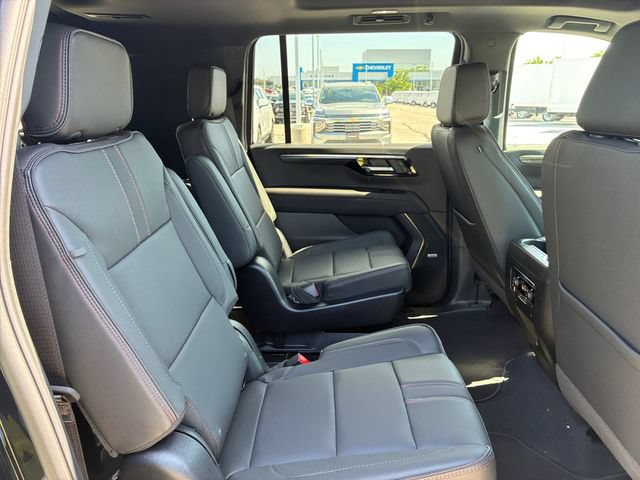 New 2026 Chevrolet Suburban RST w/ RST Capability Package AWD/4WD image 15