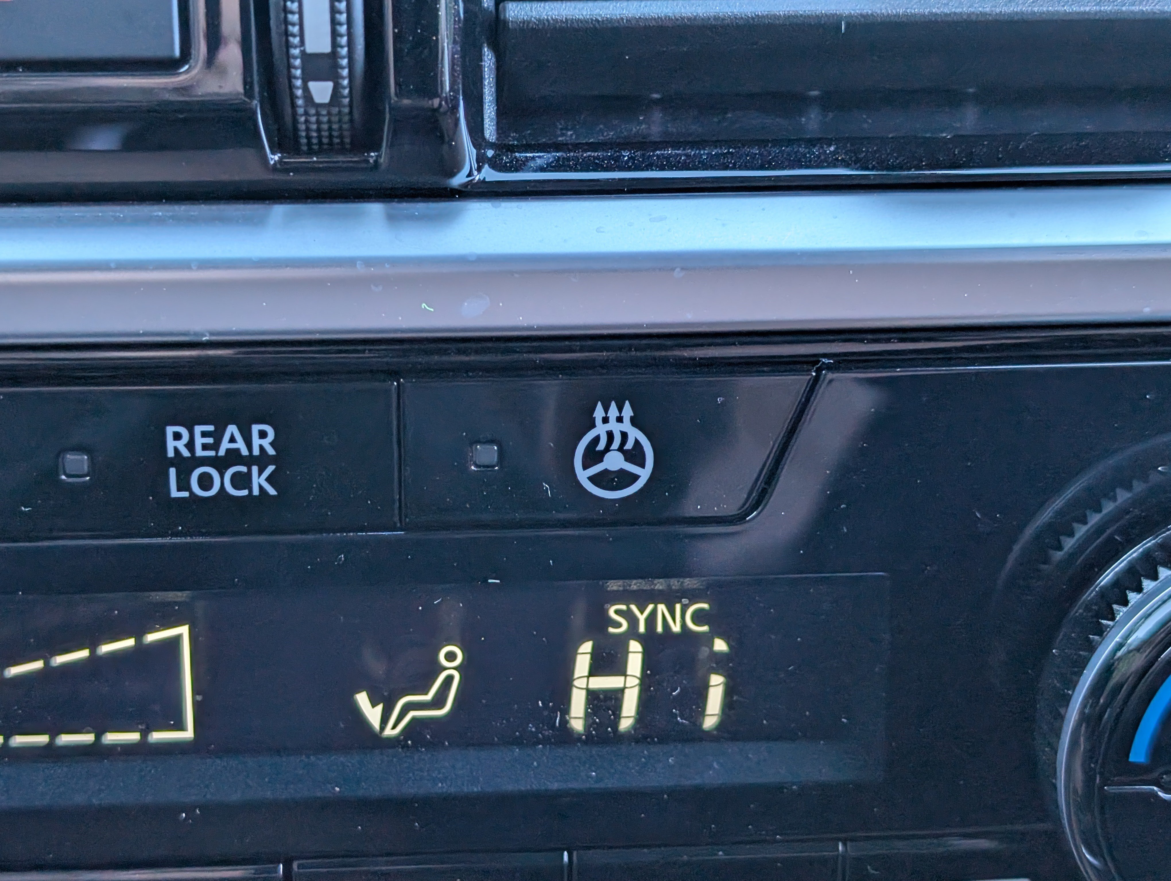 Used 2025 Nissan Pathfinder Platinum FWD image 35