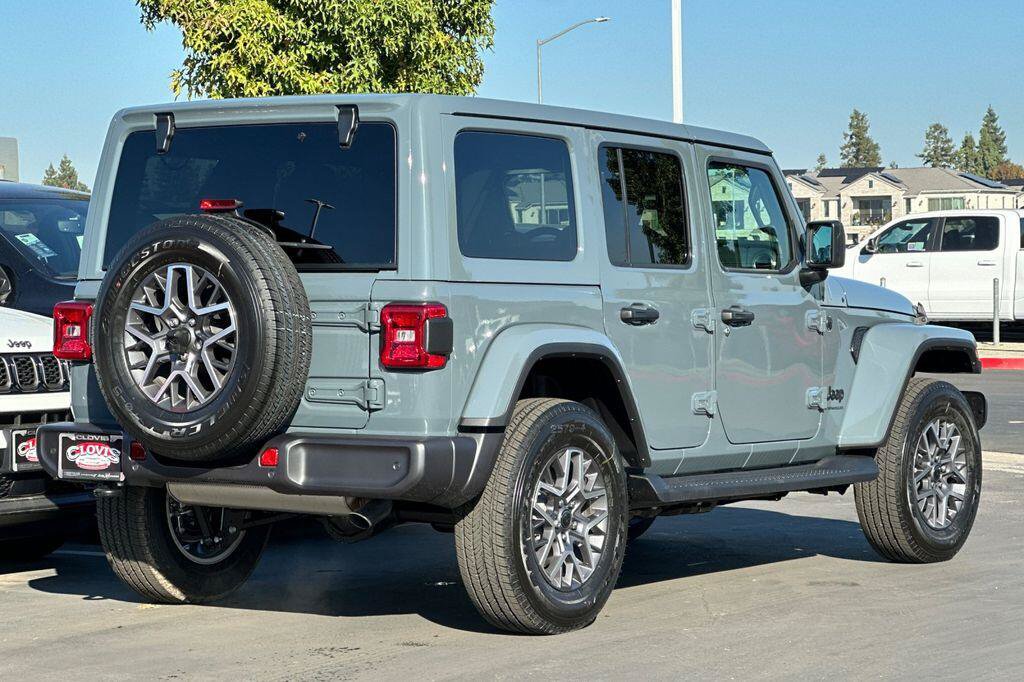 New 2026 Jeep Wrangler Unlimited Sahara AWD/4WD image 4