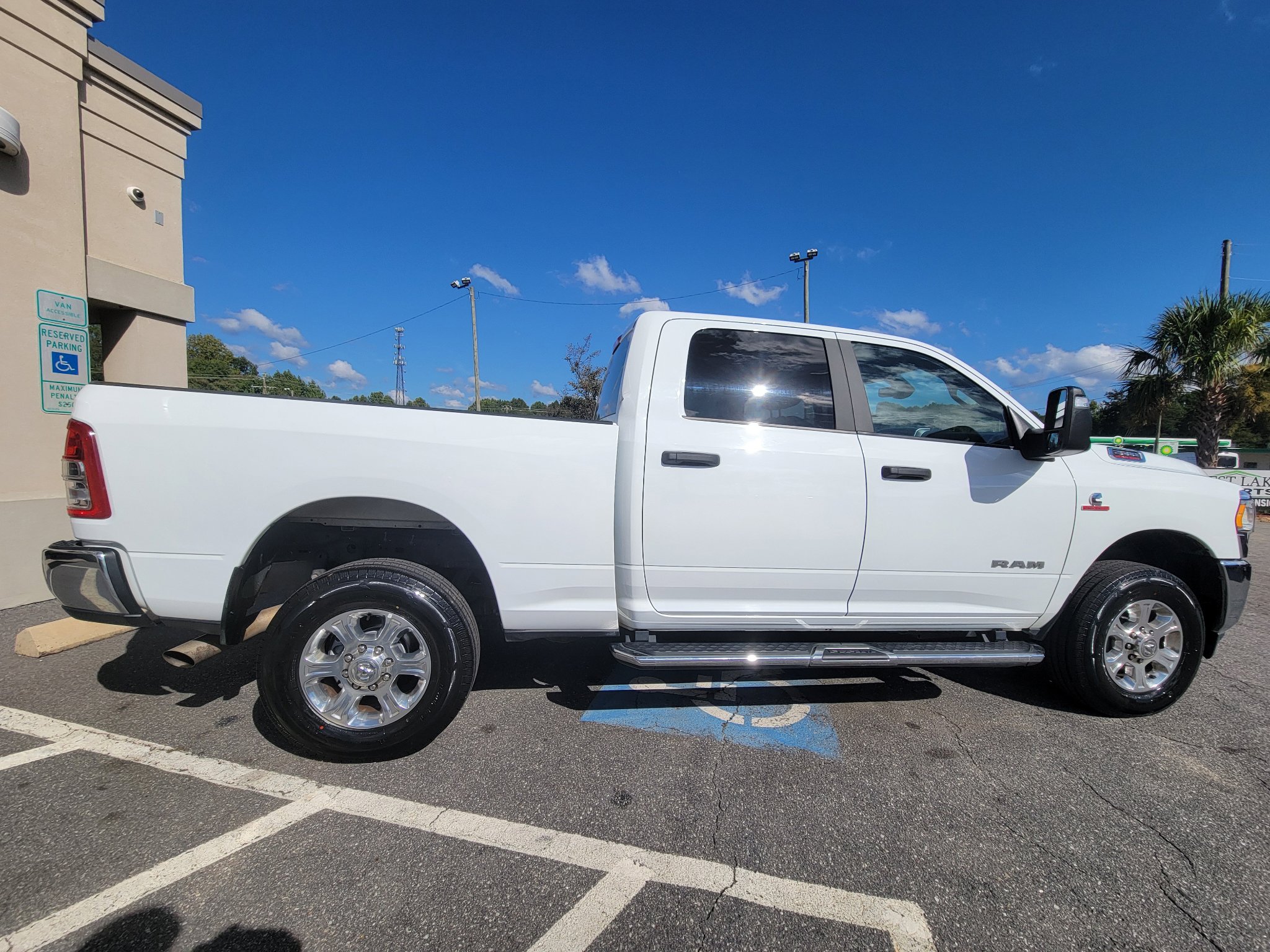 Used 2024 RAM 2500 Big Horn image 19