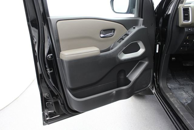 Used 2022 Nissan Frontier SV w/ Technology Package AWD/4WD image 16