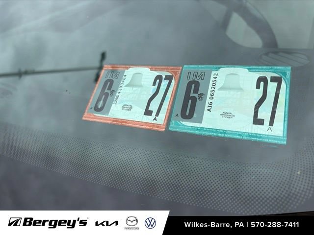 Used 2016 Volkswagen Jetta Sport w/ Lighting Package FWD image 6
