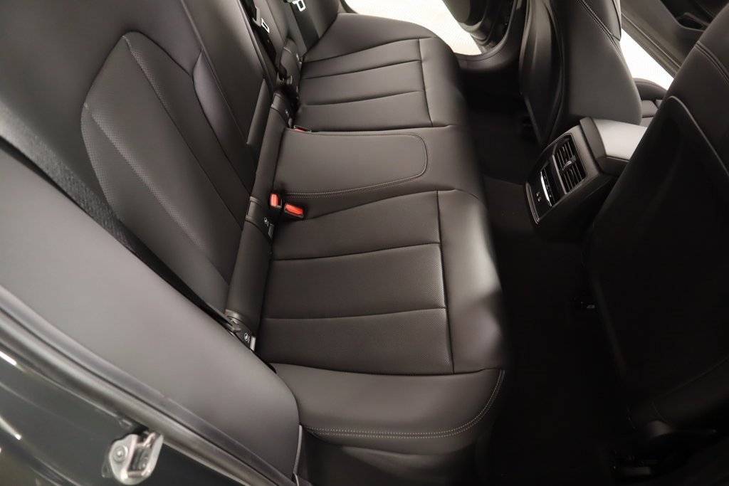 New 2025 BMW 330i xDrive Sedan w/ M Sport Package image 15