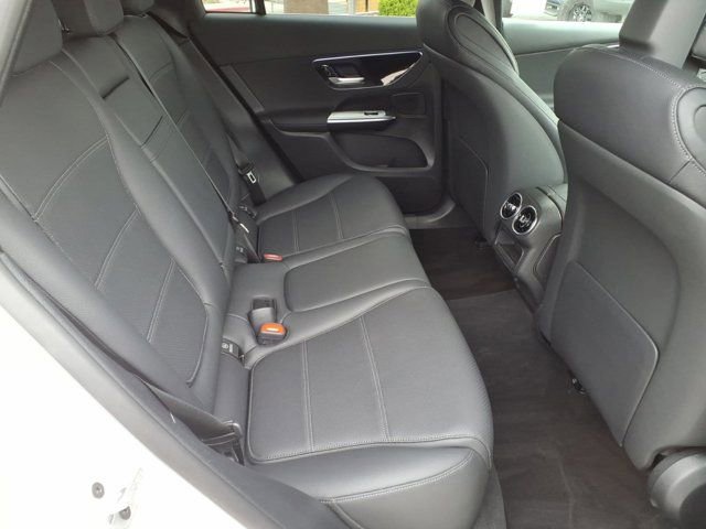 Used 2025 Mercedes-Benz GLC 300 image 20