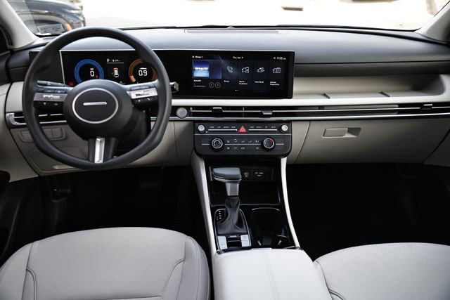 Certified 2025 Hyundai Tucson SE FWD image 25