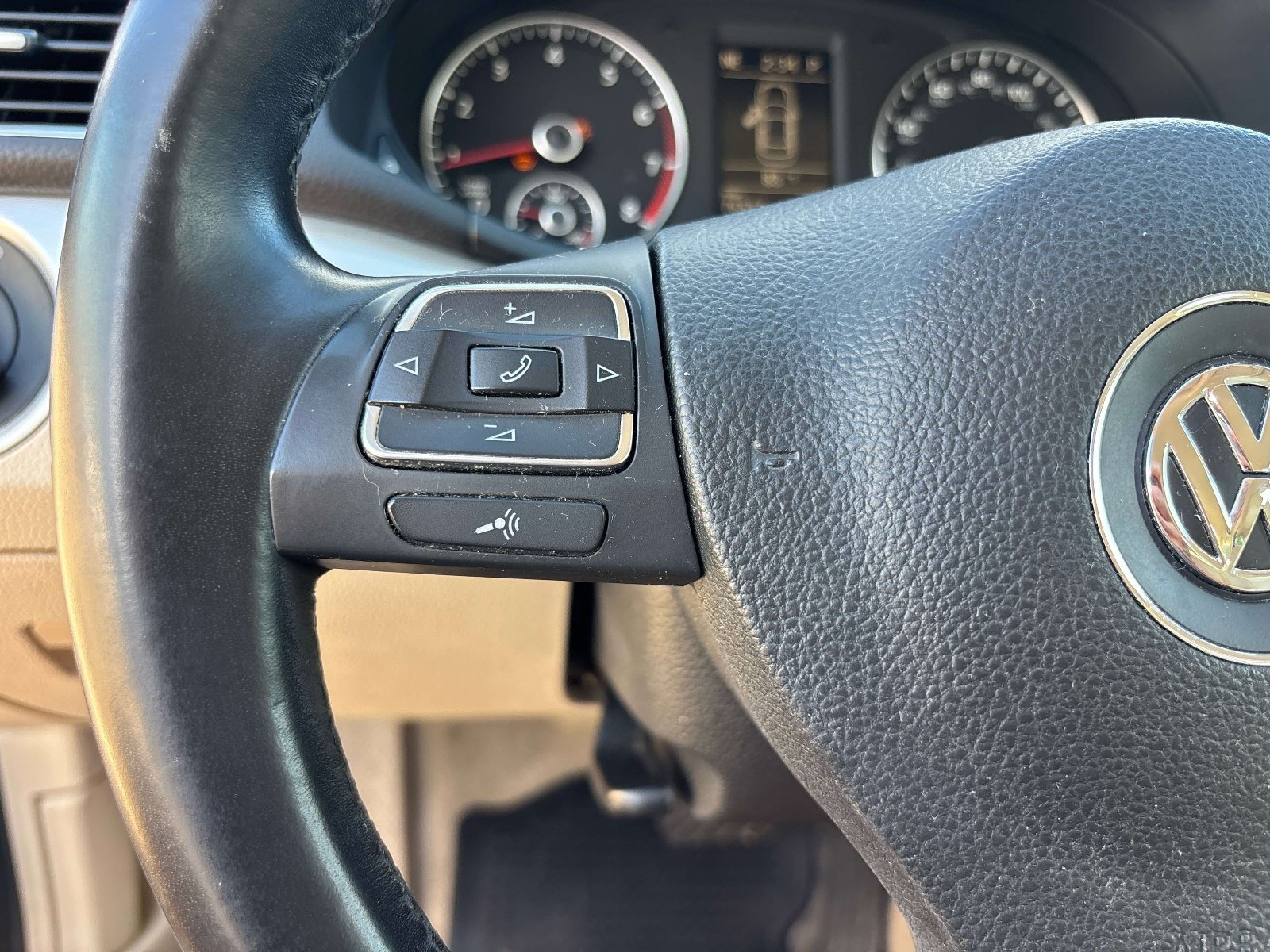 Used 2012 Volkswagen Passat 2.5 SE FWD image 14