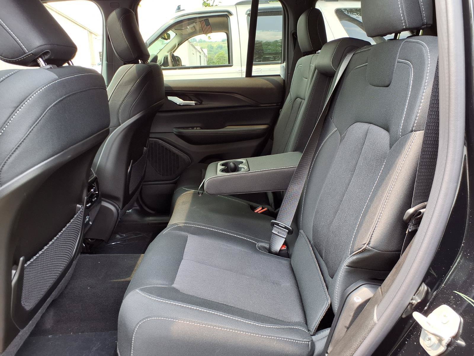 New 2026 Jeep Grand Cherokee Laredo X AWD/4WD image 5