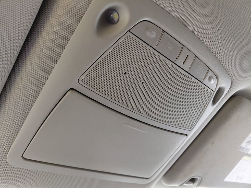 Used 2018 Nissan Rogue SV image 37