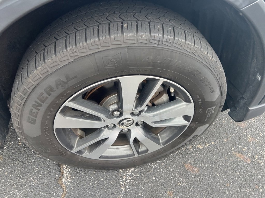 Used 2018 Toyota RAV4 XLE image 24