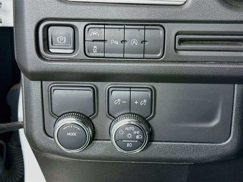 Used 2024 GMC Yukon SLT RWD image 10