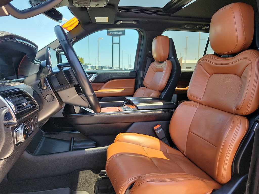 Used 2020 Lincoln Navigator L Reserve w/ Luxury Package AWD/4WD image 23
