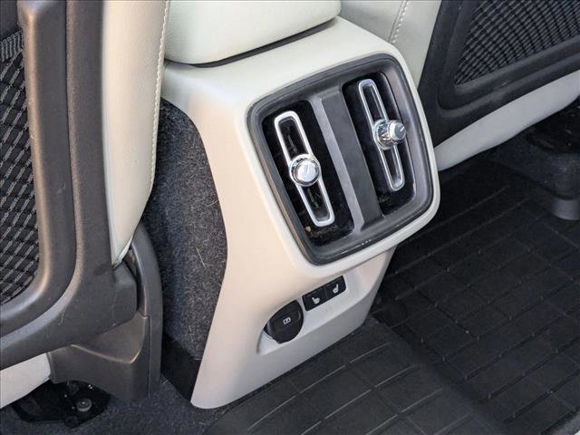 Used 2021 Volvo XC40 T5 Inscription w/ Advanced Package image 18