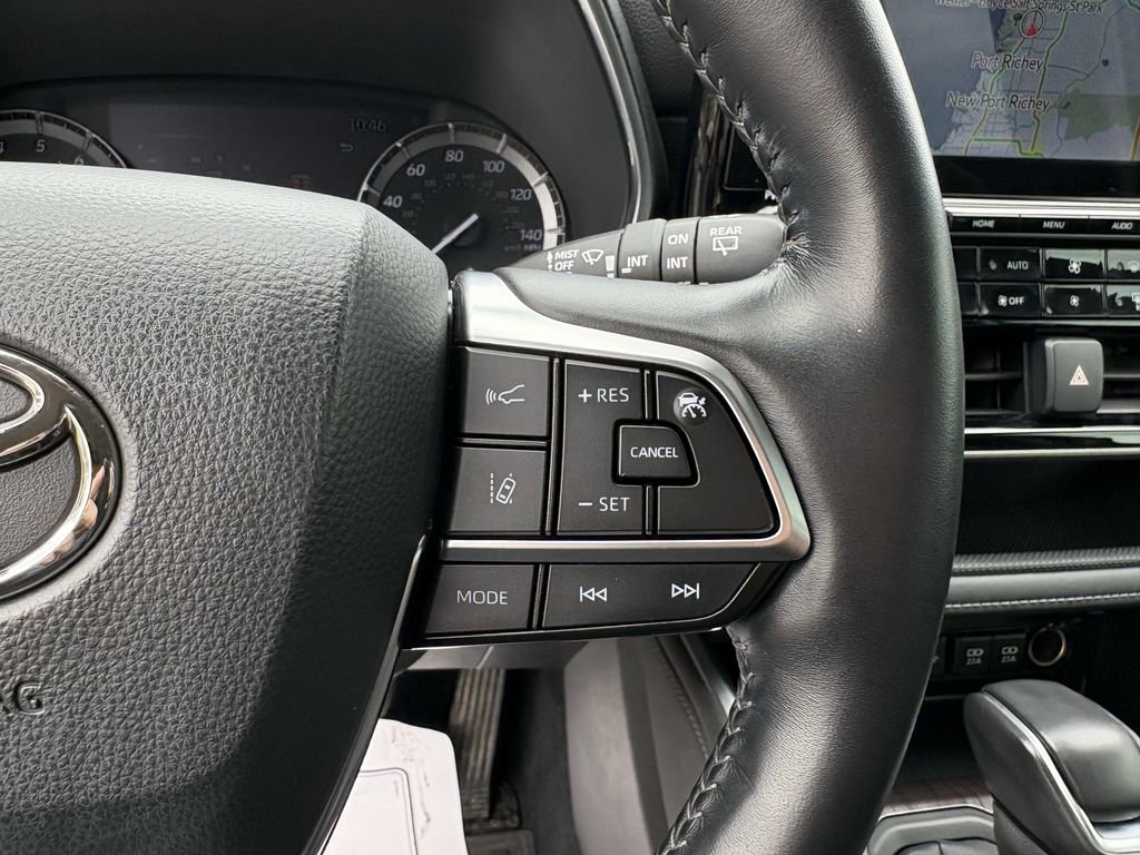 Used 2020 Toyota Highlander Limited image 35