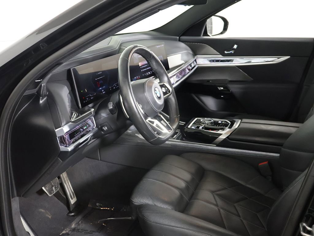 Used 2023 BMW 760i xDrive w/ Luxury Rear Seating Package AWD/4WD image 25