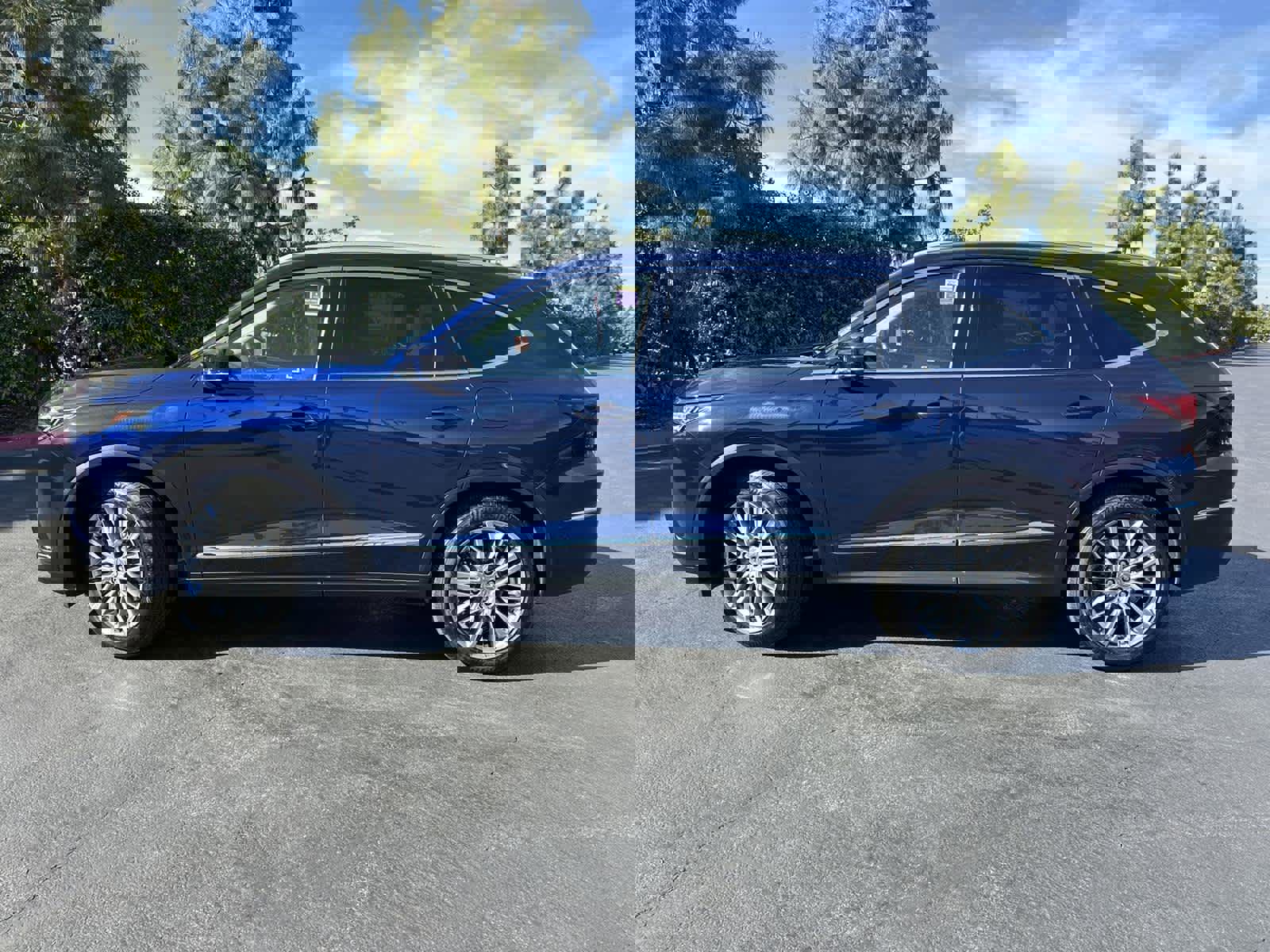 Certified 2022 Acura MDX SH-AWD w/ Advance Package image 3