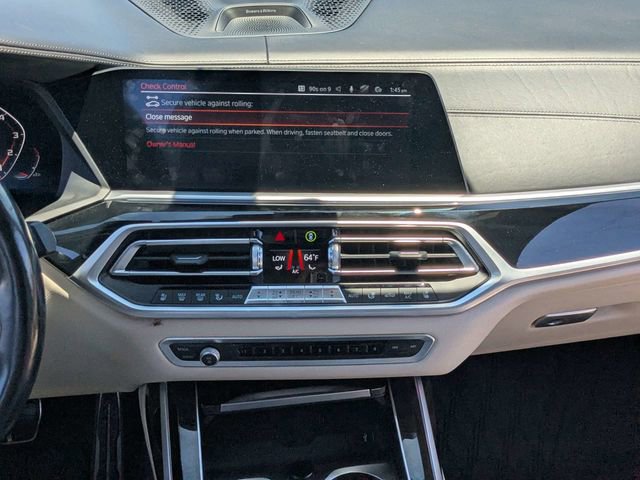 Used 2021 BMW X7 M50i w/ Dynamic Handling Package AWD/4WD image 16